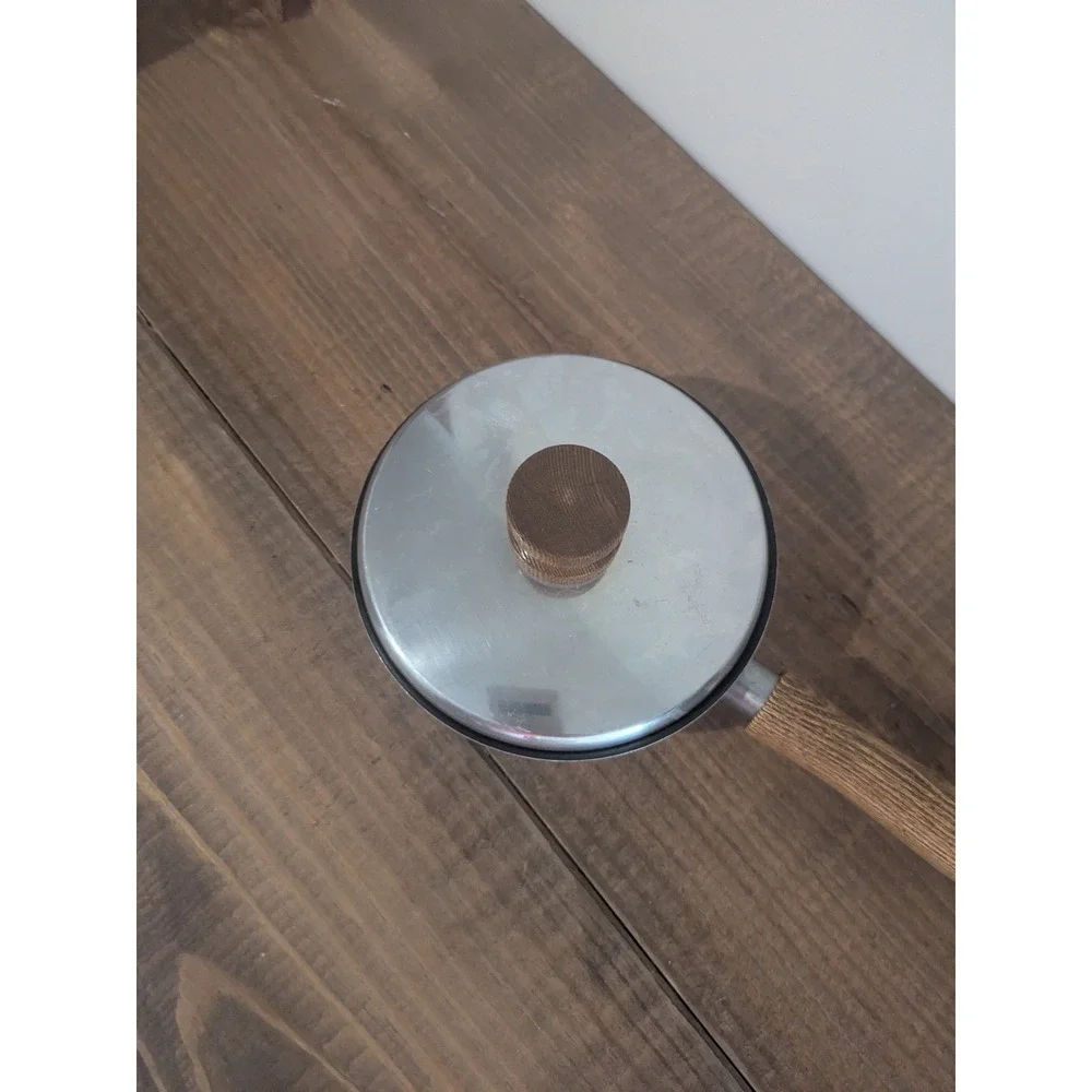 Vintage Mirro Sauce Pan Pot with Lid Aluminum Wood Handle 1 Quart 54221-1330‎